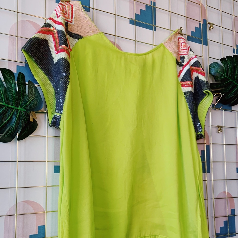 GUESS Green Top w/ sleep embroidery